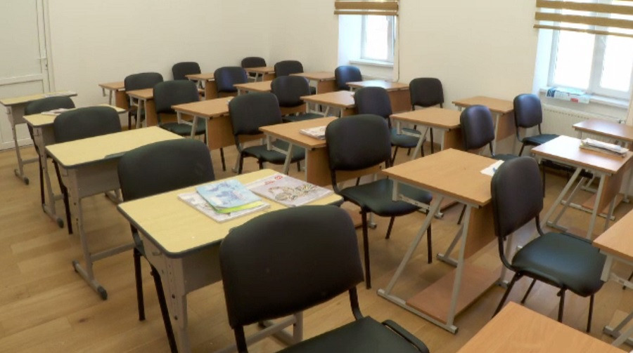 Caz șocant într-o școală din județul Arad. Un elev de 9 ani a fost bătut cu bestialitate de doi colegi