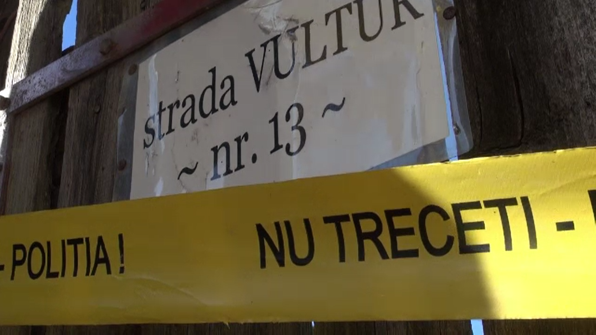 O crimă petrecută acum 15 ani în Neamț a ieșit la iveală. Cadavrul unei fete, găsit îngropat în curtea casei tatălui ei
