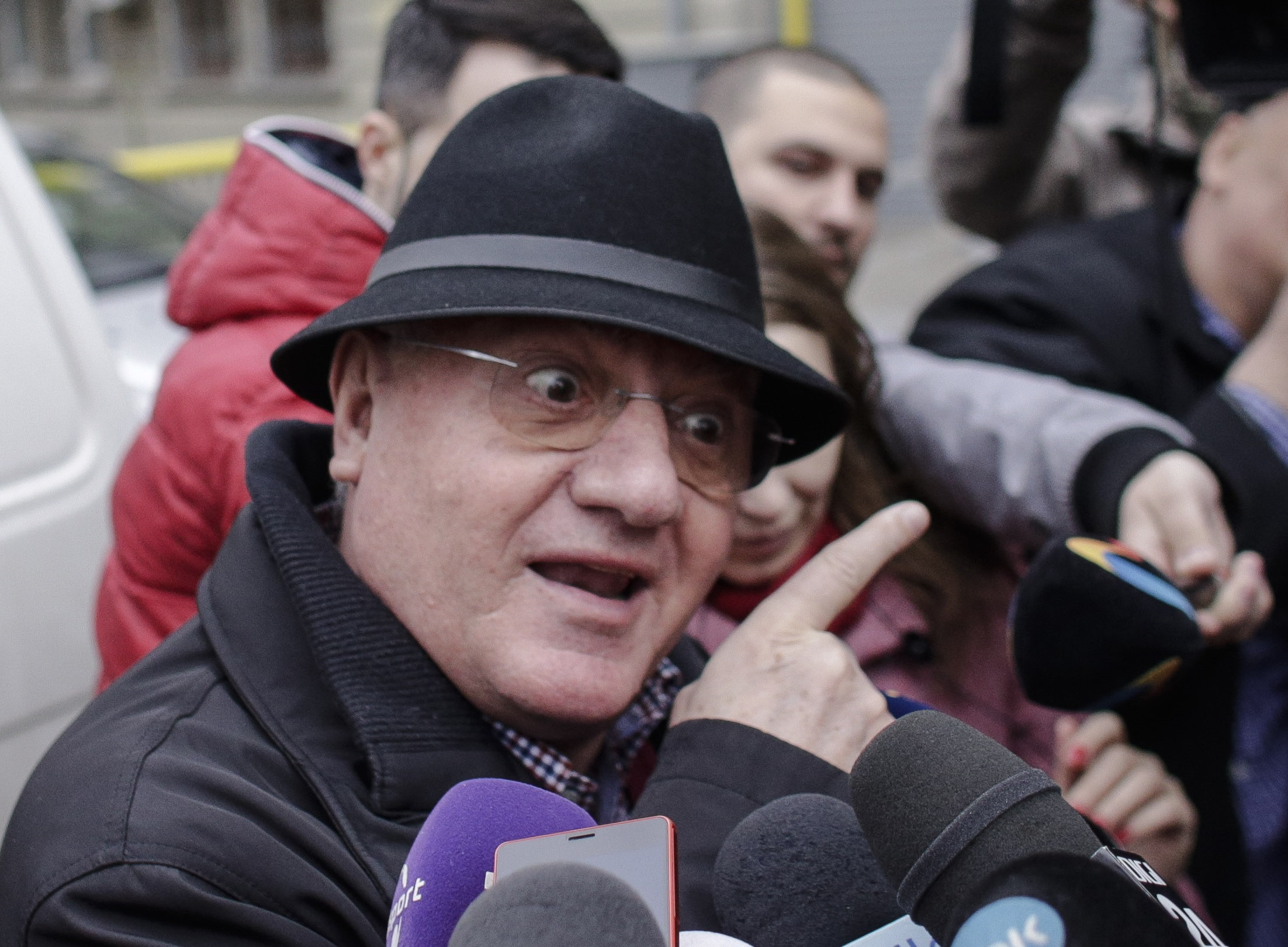 Dumitru Dragomir: „Tot aud că unii nu se vaccinează că nu știu ce conține vaccinul. Păi, când beau cola, știu ce conține?”