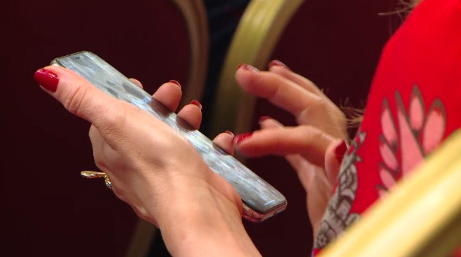 Telefonul unei femei din UK, furat la un târg de Crăciun, a fost localizat în România