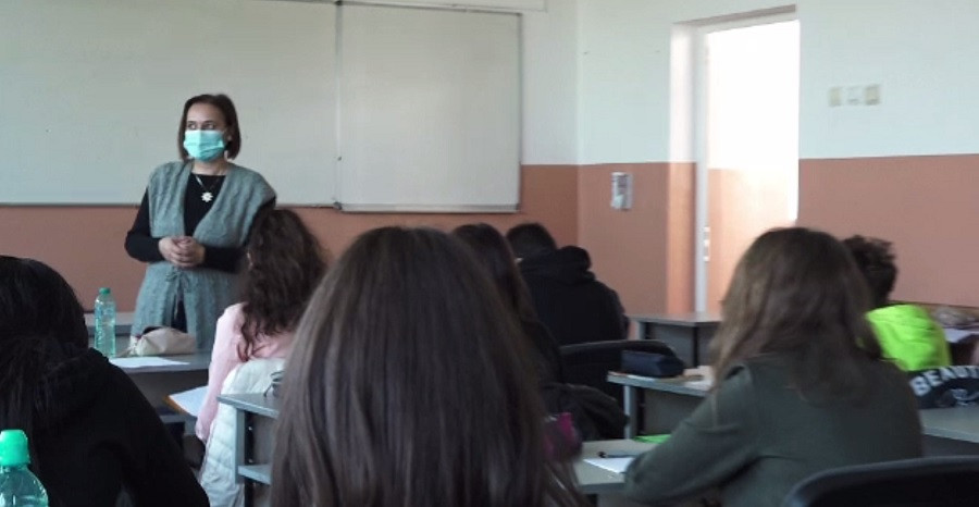 Scade interesul pentru limba engleză? Tot mai mulți elevi din România au început să învețe chineza