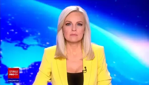 Imagini incredibile cu o bătrână, virale pe internet. A fost filmată în timp ce traversa un râu cu o tiroliană