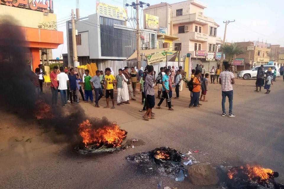 Lovitură de stat în Sudan. Premierul Abdallah Hamdok, arestat de forţe armate