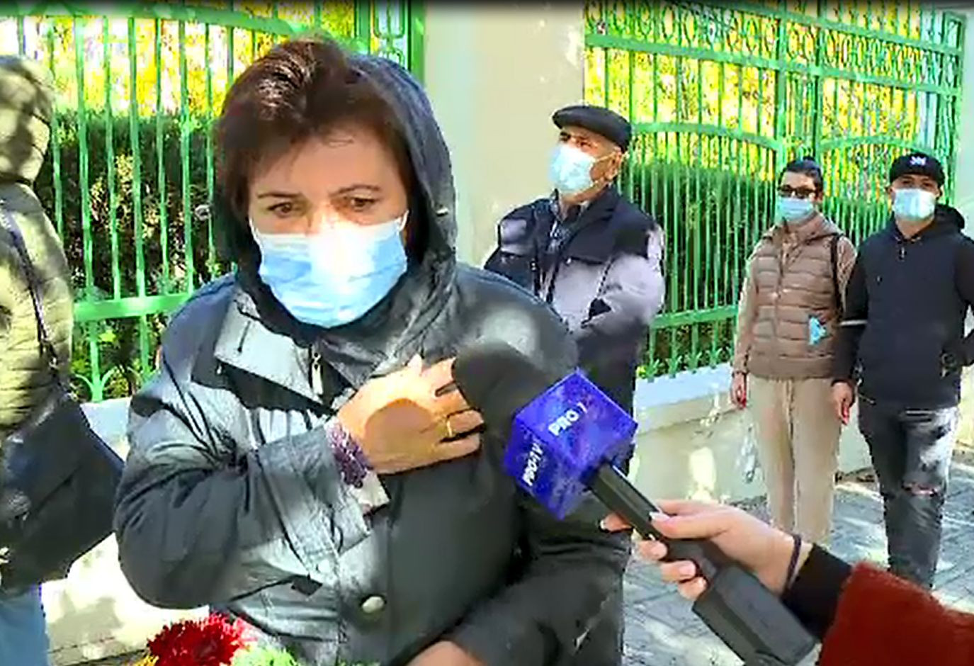 Liber la biserică și pelerinaje, pentru vaccinați și nevaccinați. Sute de oameni au mers pe Dealul Mitropoliei