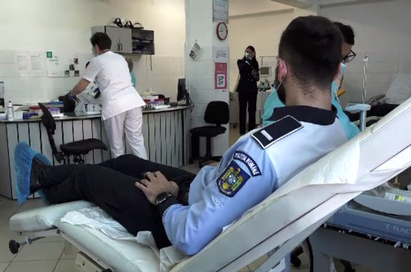 Polițiștii au donat sânge și plasmă pentru a ajuta bolnavii în nevoie. Fiecare doză poate salva trei vieți
