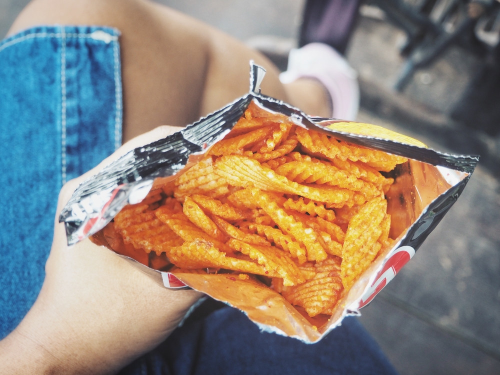 Decizie definitivă în cazul chipsurilor inscripționate cu adresa în „Ținutul Secuiesc”. ANPC are câștig de cauză