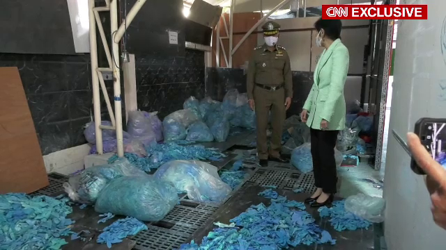 SUA au importat zeci de milioane de mănuși medicale folosite din Asia. O parte ar fi ajuns în spitale: ”Aveau pete de sânge”