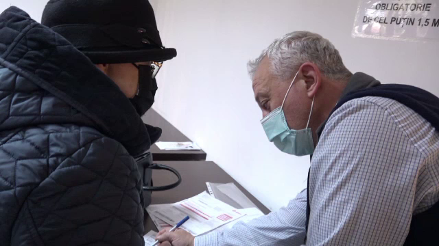 Ajutoarele pentru încălzire aduc mii de oameni în fața ghișeelor de asistență socială