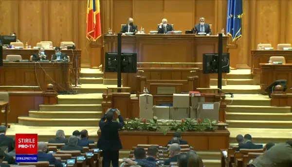 Cât vor costa la iarnă electricitatea și gazele pentru un apartament cu două camere, după compensarea facturilor