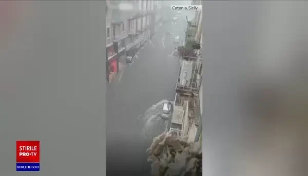 Catastrofă în Catania. Două persoane au murit din cauza vijeliilor puternice, iar străzile s-au transformat în râuri