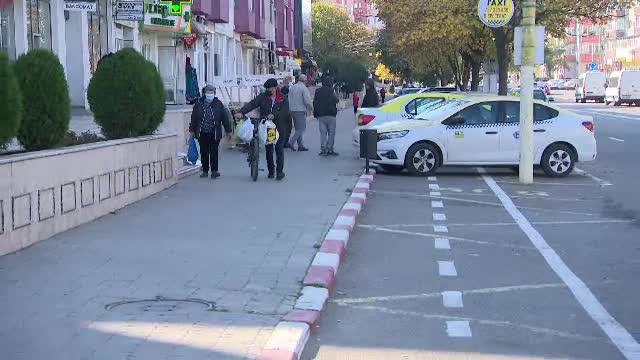 Pistele de bicicliști din România, transformate în parcări și pubele de gunoi. „Bani investiți aiurea”