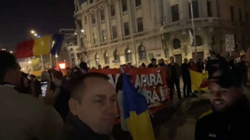 VIDEO Protest împotriva vaccinării, în Piața Universității. Printre participanți se află și George Simion