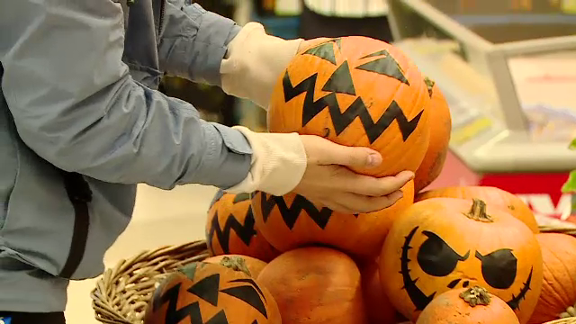 Halloween pe timp de pandemie. Petrecerile s-au anulat, dar românii continuă să sărbătorească