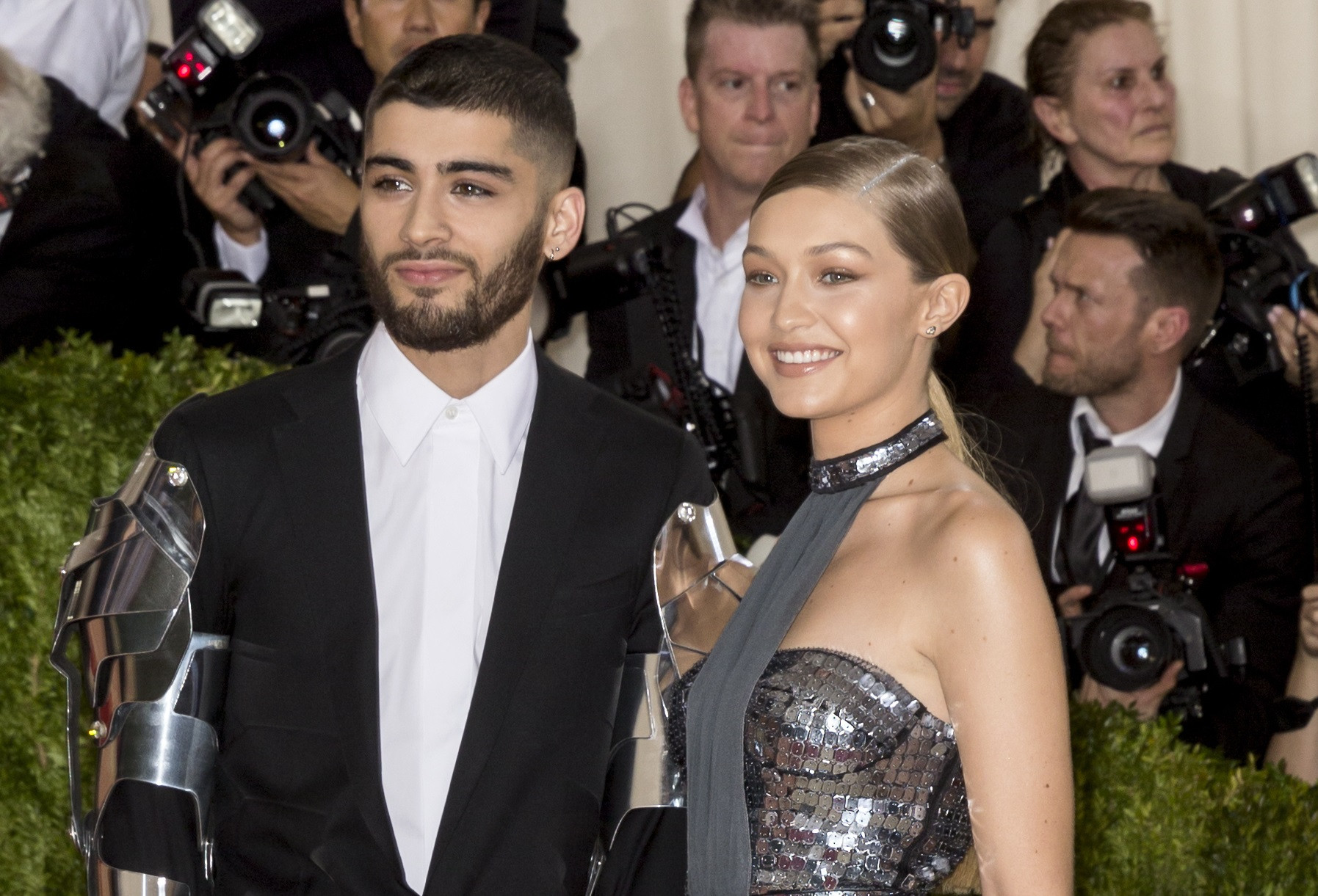 Zayn Malik, acuzat că le-a agresat verbal și fizic pe Gigi Hadid și pe mama ei. Cei doi s-au despărțit