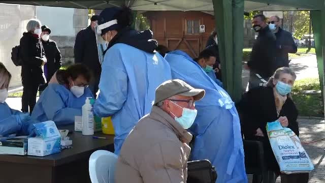 Campanie de testare gratuită a populației în municipiul Bistrița. Două persoane au fost depistate cu Covid-19