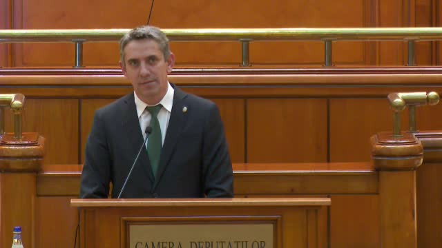 Deputat PNL: Cer iertare simpatizanților liberali, Iohannis a dus PNL cu mâna întinsă la PSD