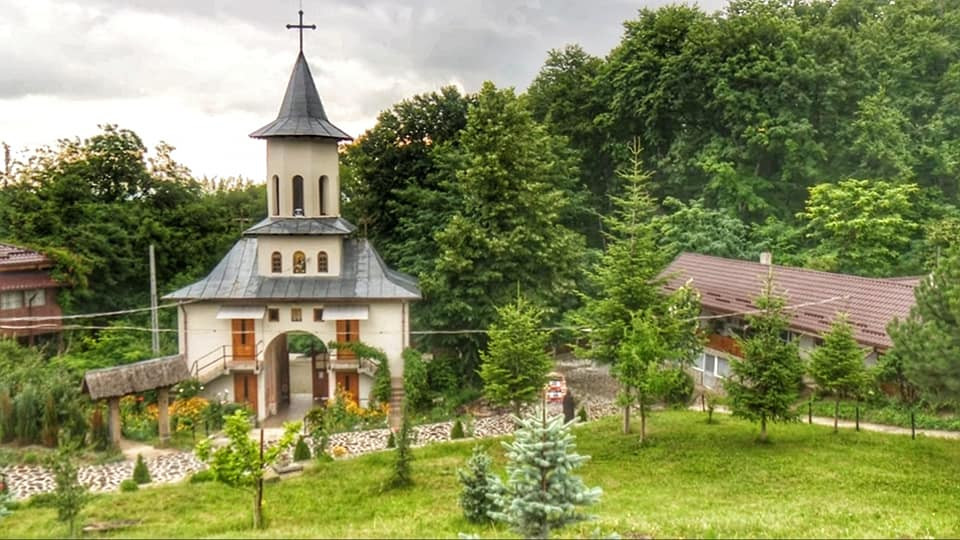 Focar de COVID-19 la Mănăstirea Dălhăuţi. 14 din cele 17 măicuţe, depistate pozitiv