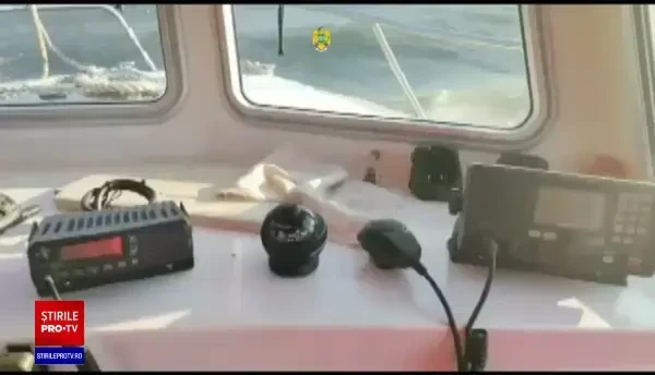 Un bărbat care făcea kite-surfing pe Dunăre a fost salvat de poliţiştii de frontieră