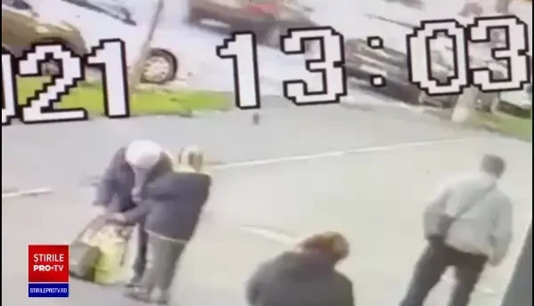 Au apărut imagini cu tatăl vitreg al copilei ucise și incendiate în Arad când căra trupul fetiței. Bărbatul a fost arestat