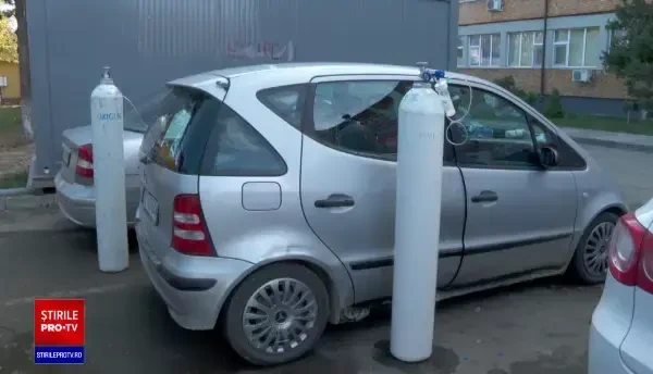 Situație critică în Buzău. Bolnavii de Covid primesc oxigen în parcare, direct în mașinile cu care vin la spital