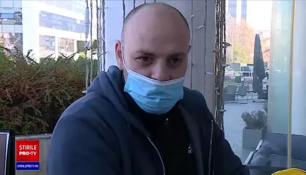 Restricțiile au aglomerat firmele de curierat. Curierii nevaccinați fac cozi la intrările în mall-uri