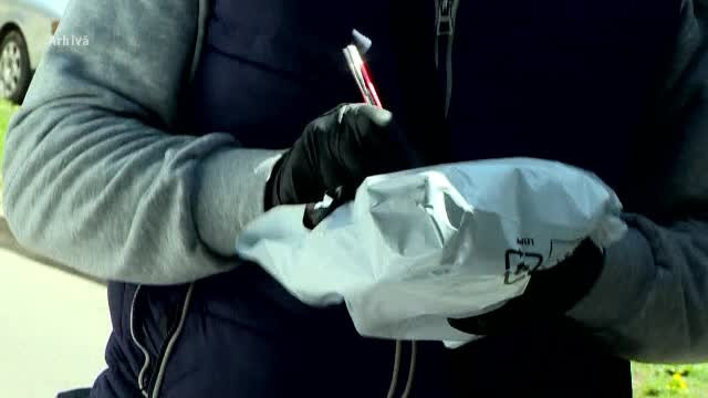 Înșelătorie cu haine de lux, comandate din străinătate. Prejudiciul se ridică la suma de 50.000 de euro