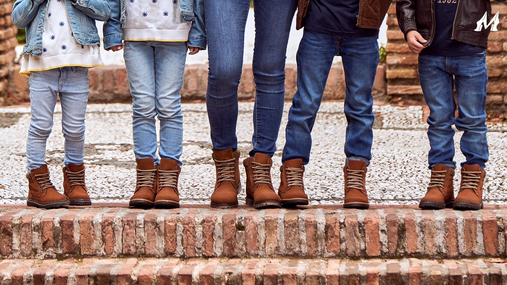 (P) BF la Marelbo: comandă acum ghete pentru copii la cele mai avantajoase preţuri