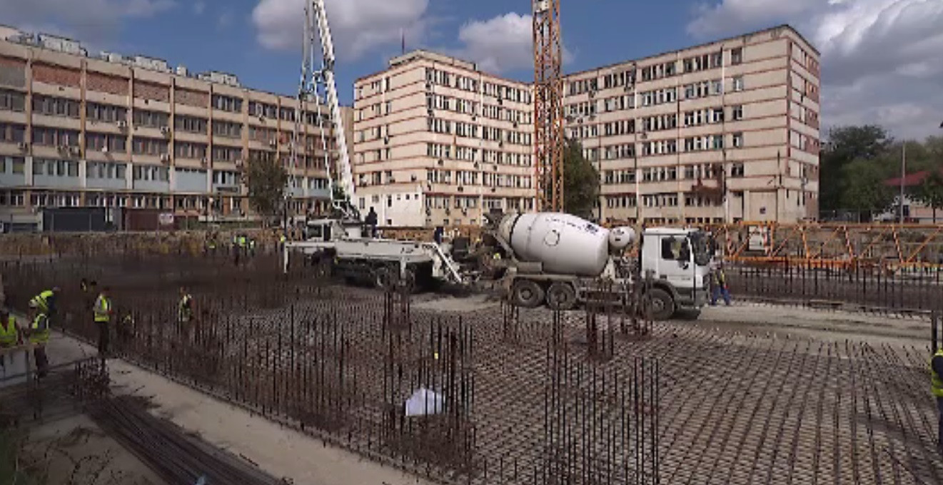 Corupția din sistemul sanitar. Zeci de milioane de euro zac îngropate în hârtii care ocupă spații din minister