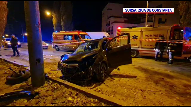 O tânără gravidă s-a urcat băută la volan și a făcut accident. A ajuns la spital, iar mașina a fost distrusă
