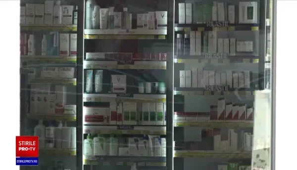 Un hoț a furat seiful cu bani dintr-o farmacie din Iași. Jaful a fost filmat