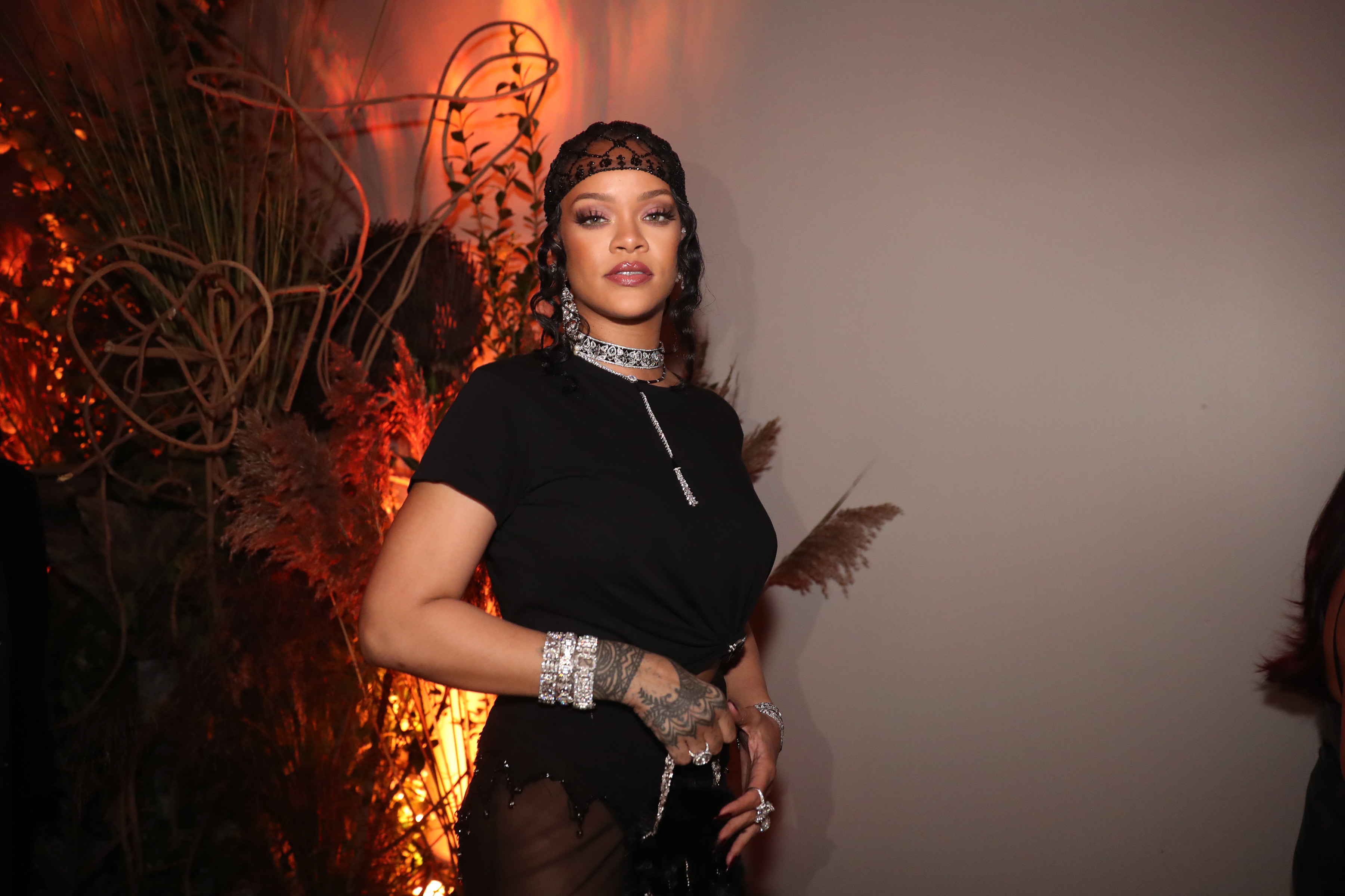 Rihanna s-a distrat cu un grup de români la Istanbul. Totul a pornit de la Suleyman Magnificul
