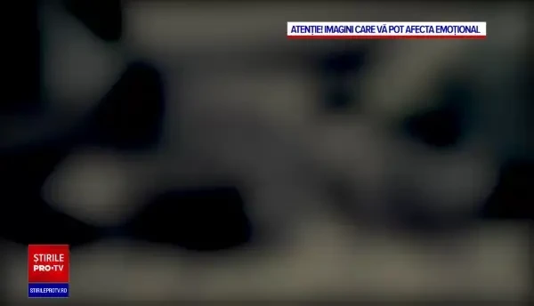 Un bărbat din Roman și-a înjunghiat soția și cele două fiice gemene, în vârstă de 3 luni. Băiatul de 10 ani a apucat să fugă