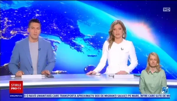 Turmă de oi pe un drum național, secerată de două mașini. Ciobanii le-au mânat noaptea pe carosabil