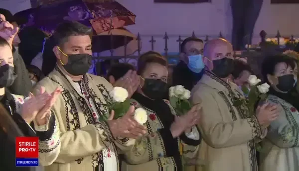 Trupul lui Petrică Mîțu Stoian, depus la Craiova. Va fi înmormântat miercuri în costum popular