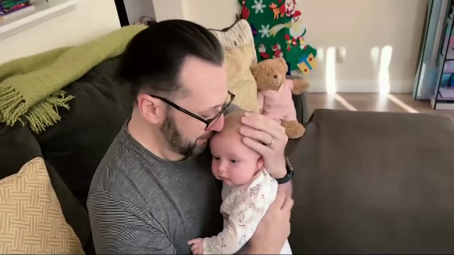 Poveste incredibilă la o clinică de fertilizare. Două femei au născut, fiecare, copilul celeilalte. Cum a fost posibil