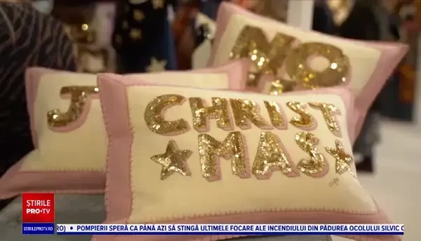 Decorațiunile de Crăciun și-au făcut deja apariția în rafturile magazinelor. Ce produse sunt la mare căutare