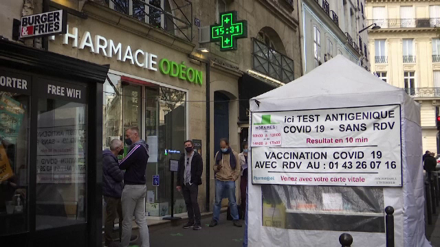 Marea Britanie anunță că cetățenii complet vaccinaţi nu vor mai fi nevoiţi să facă un test Covid la intrarea în țară
