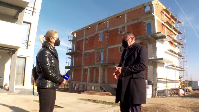 O firmă din Pitești, care a primit autorizație pentru construcția unei case, a ridicat un bloc de locuințe