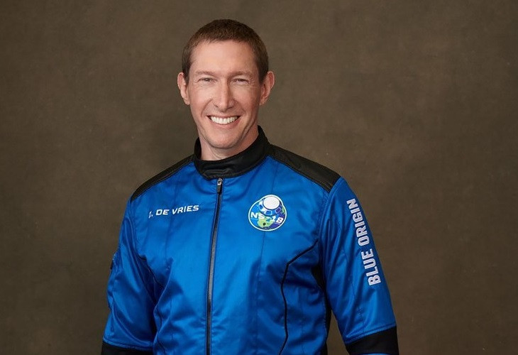 A murit pilotul Glen de Vries. Luna trecută a mers în spațiu cu nava lui Jeff Bezos