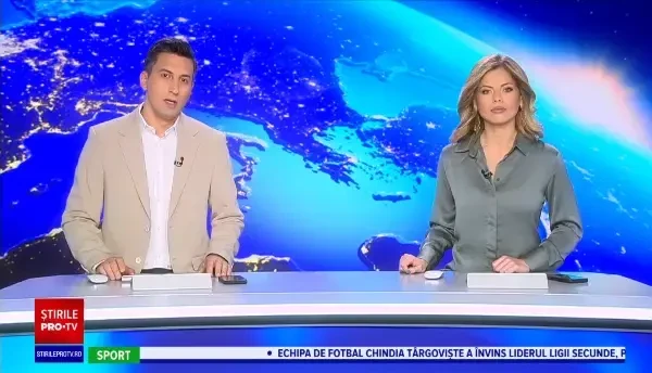 Zeci de pompieri s-au luptat cu flăcările la un atelier de prelucrare a lemnului. Incendiul s-a întins pe 500 de mp