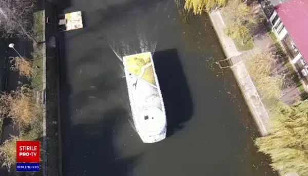 Vaporașele de pe Bega au fost transformate în adevărate opere de artă urbană