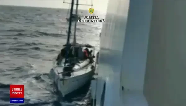 Polițiștii români de frontieră salvează migranți în Marea Mediterană. Vin zeci de femei și copii înghesuiți în bărci