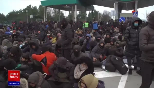 Îngrijorare printre autoritățile de la Varșovia. Migranții s-ar putea pregăti să forțeze intrarea în Polonia