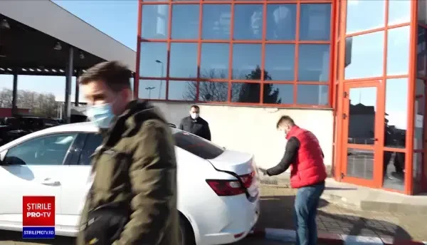 Rețea uriașă de eliberare de certificate false de vaccin, în Bihor şi Satu Mare. Unul costa 200-300 euro