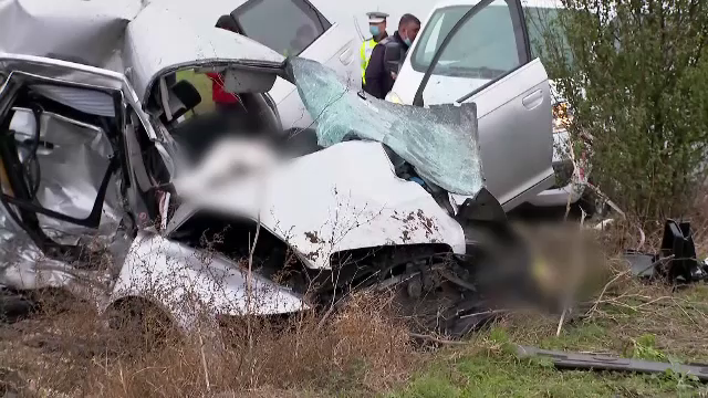 Tragedie în județul Constanța. Trei tineri și-au pierdut viața, după ce două mașini s-au ciocnit frontal