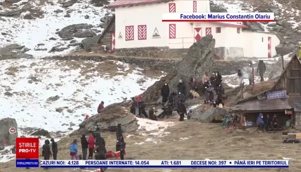 FOTO. Actorii Willem Dafoe şi Emily Watson, surprinși la Cabana Bâlea Lac