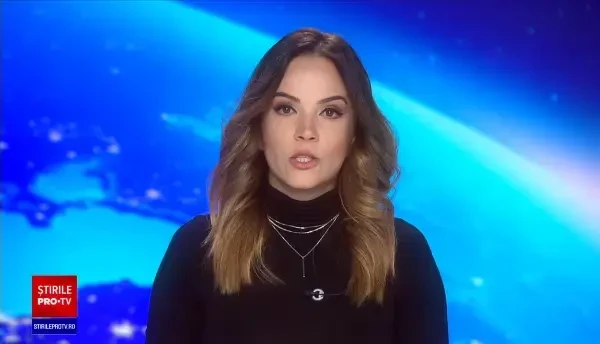 Un șofer a blocat volanul cu o sticlă și s-a mutat pe bancheta din spate, în timp ce mașina mergea cu viteză pe autostradă