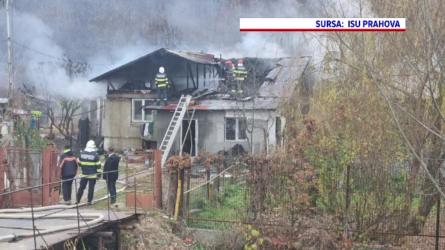 Incendiu de proporții în Băicoi. O locuință a luat foc din cauza unui scurtcircuit