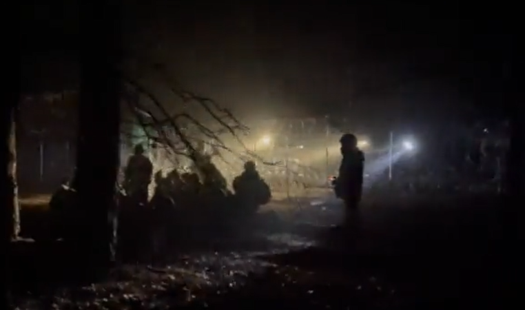 VIDEO Aproximativ 100 de migranţi, arestaţi de armata poloneză la frontiera Poloniei cu Belarusul