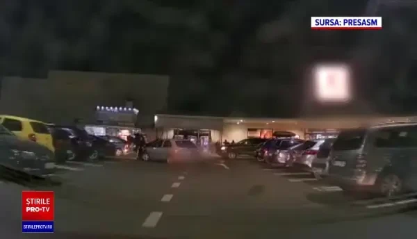 Scene șocante în parcarea unui supermarket din Satu Mare. Gestul extrem la care a recurs un șofer enervat